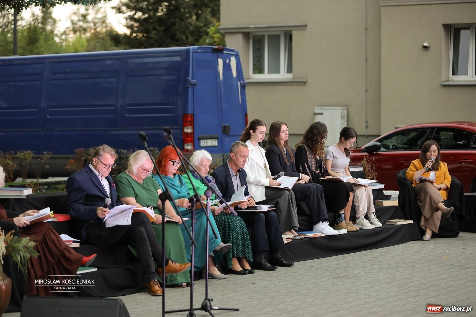 Zdjęcie w galerii na portalu naszraciborz.pl: Narodowe Czytanie poezji Jana Kochanowskiego – PDK i Zamek Piastowski wiadomości z regionu