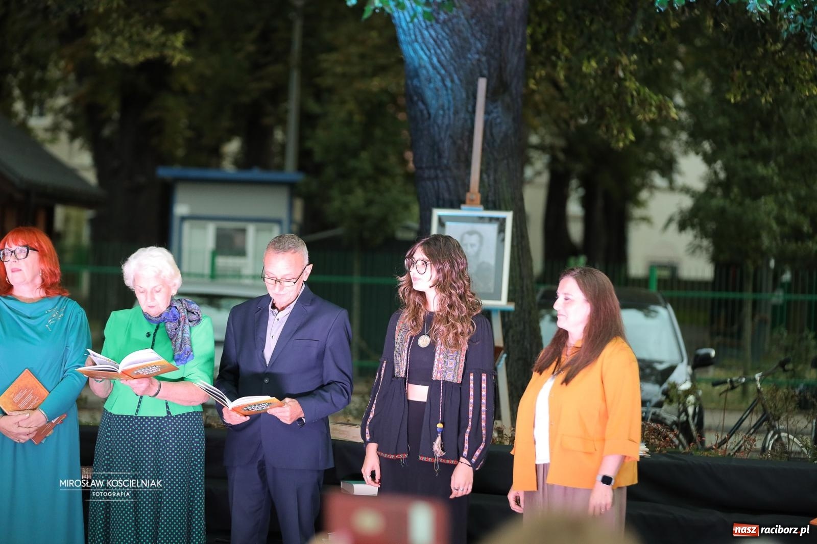 Zdjęcie w galerii na portalu naszraciborz.pl: Narodowe Czytanie poezji Jana Kochanowskiego – PDK i Zamek Piastowski wiadomości z regionu