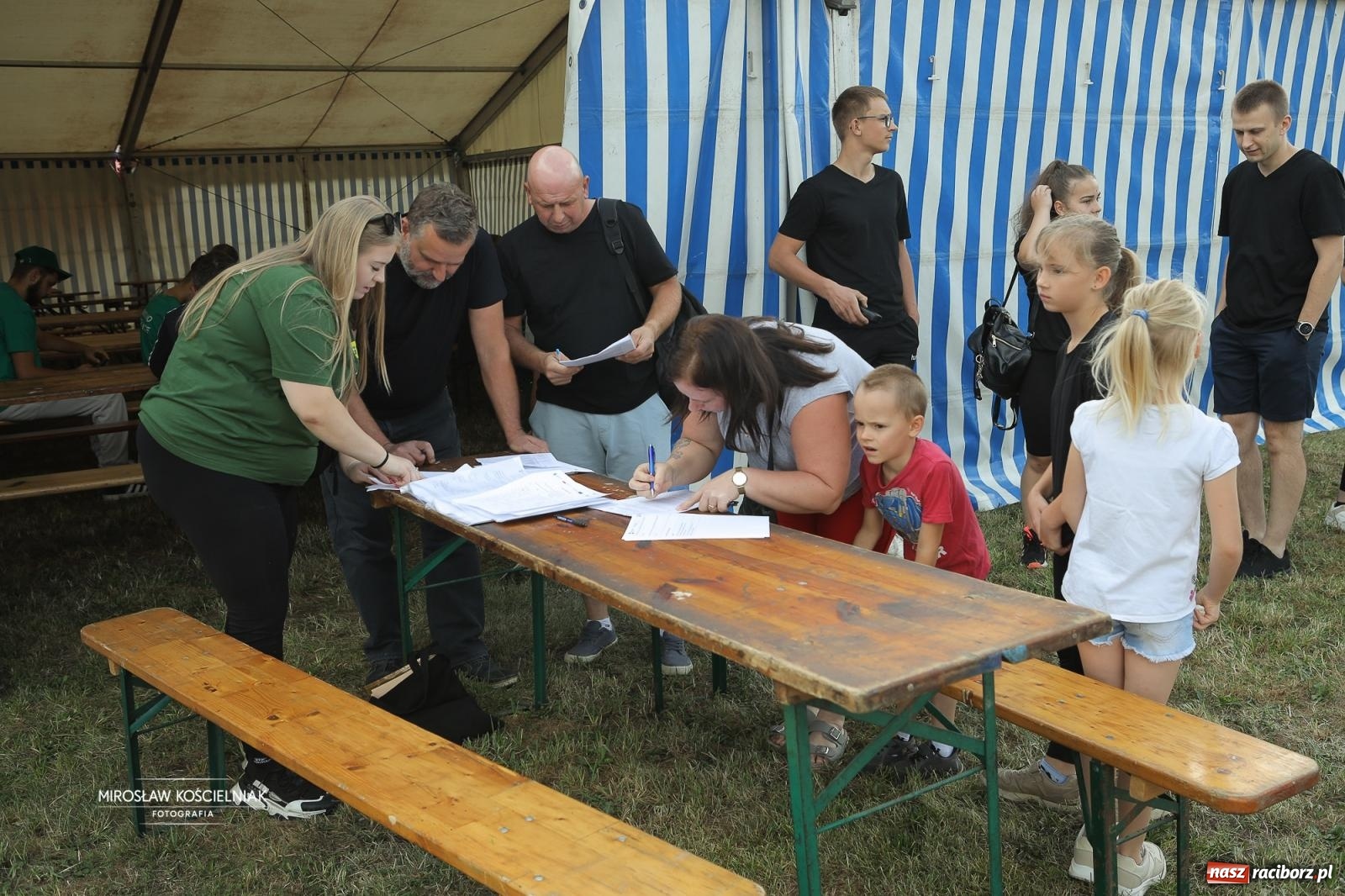 Zdjęcie w galerii na portalu naszraciborz.pl: Turniej sołectw w Krzanowicach: sportowa rywalizacja i integracja ponad granicami wiadomości z regionu