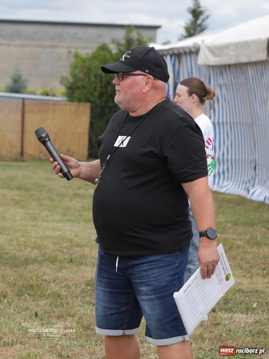 Zdjęcie w galerii na portalu naszraciborz.pl: Turniej sołectw w Krzanowicach: sportowa rywalizacja i integracja ponad granicami wiadomości z regionu