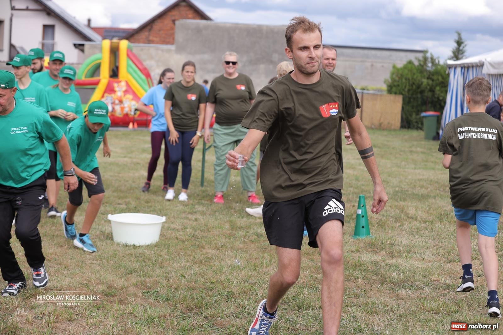 Zdjęcie w galerii na portalu naszraciborz.pl: Turniej sołectw w Krzanowicach: sportowa rywalizacja i integracja ponad granicami wiadomości z regionu