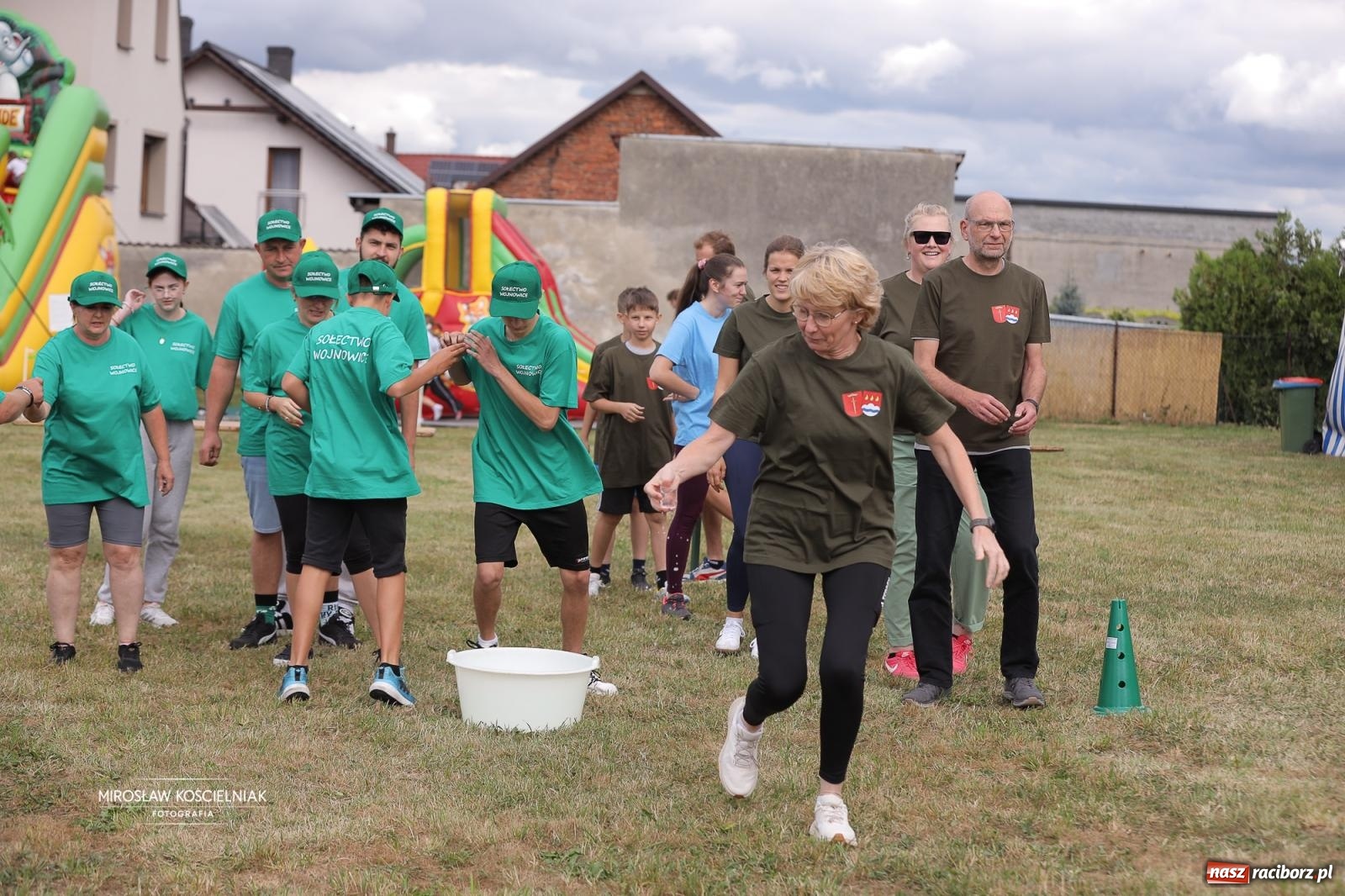 Zdjęcie w galerii na portalu naszraciborz.pl: Turniej sołectw w Krzanowicach: sportowa rywalizacja i integracja ponad granicami wiadomości z regionu