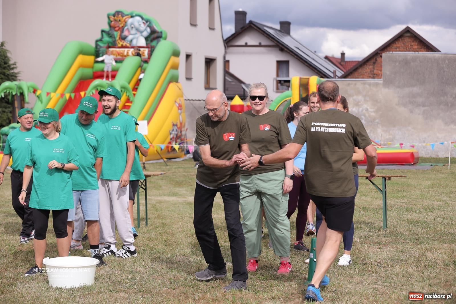 Zdjęcie w galerii na portalu naszraciborz.pl: Turniej sołectw w Krzanowicach: sportowa rywalizacja i integracja ponad granicami wiadomości z regionu