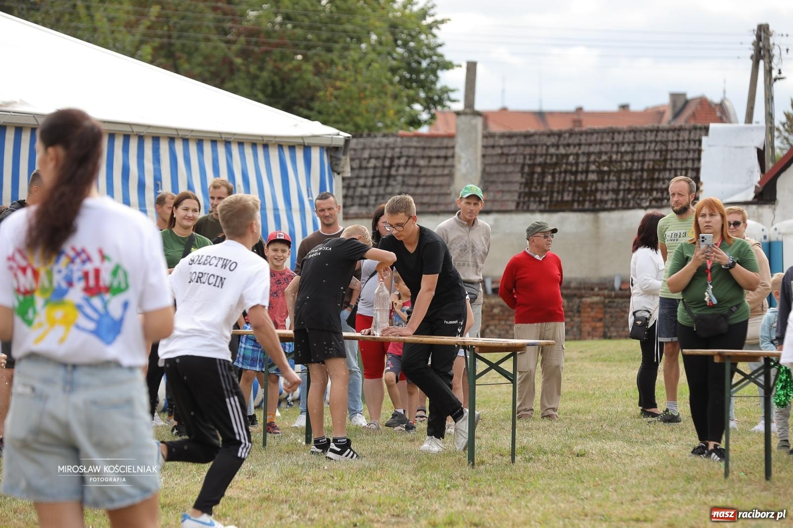 Zdjęcie w galerii na portalu naszraciborz.pl: Turniej sołectw w Krzanowicach: sportowa rywalizacja i integracja ponad granicami wiadomości z regionu