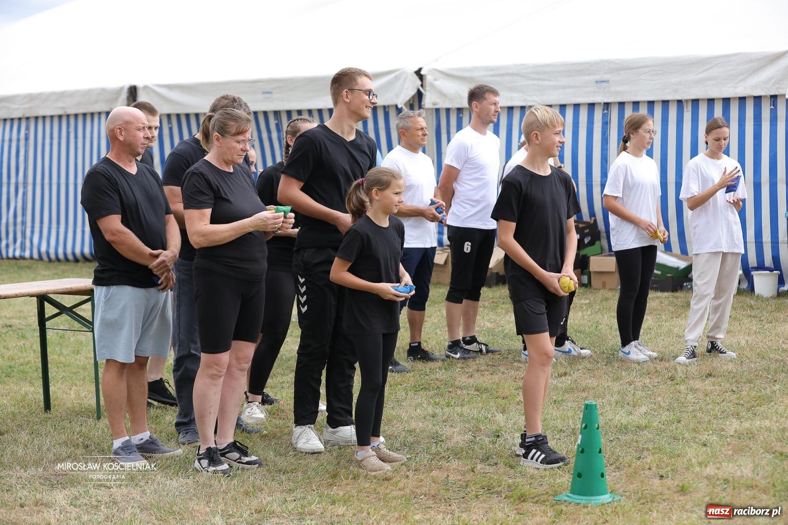 Zdjęcie w galerii na portalu naszraciborz.pl: Turniej sołectw w Krzanowicach: sportowa rywalizacja i integracja ponad granicami wiadomości z regionu