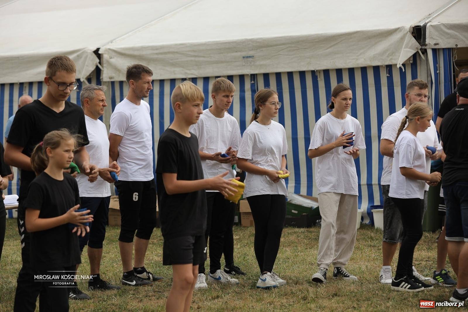 Zdjęcie w galerii na portalu naszraciborz.pl: Turniej sołectw w Krzanowicach: sportowa rywalizacja i integracja ponad granicami wiadomości z regionu