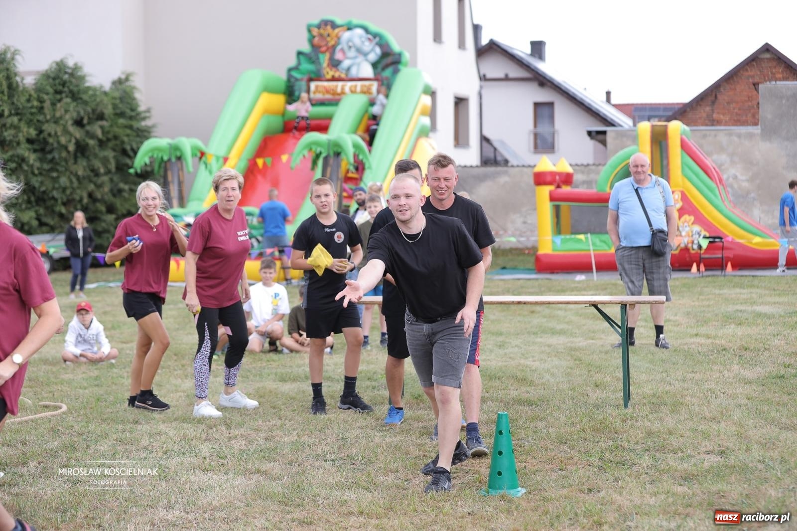 Zdjęcie w galerii na portalu naszraciborz.pl: Turniej sołectw w Krzanowicach: sportowa rywalizacja i integracja ponad granicami wiadomości z regionu