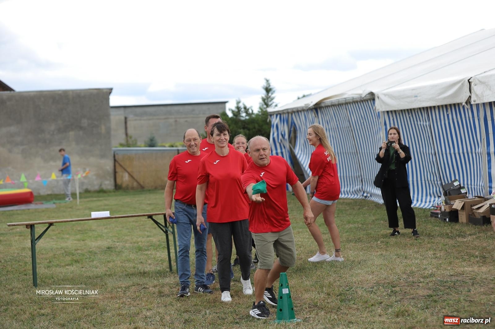 Zdjęcie w galerii na portalu naszraciborz.pl: Turniej sołectw w Krzanowicach: sportowa rywalizacja i integracja ponad granicami wiadomości z regionu