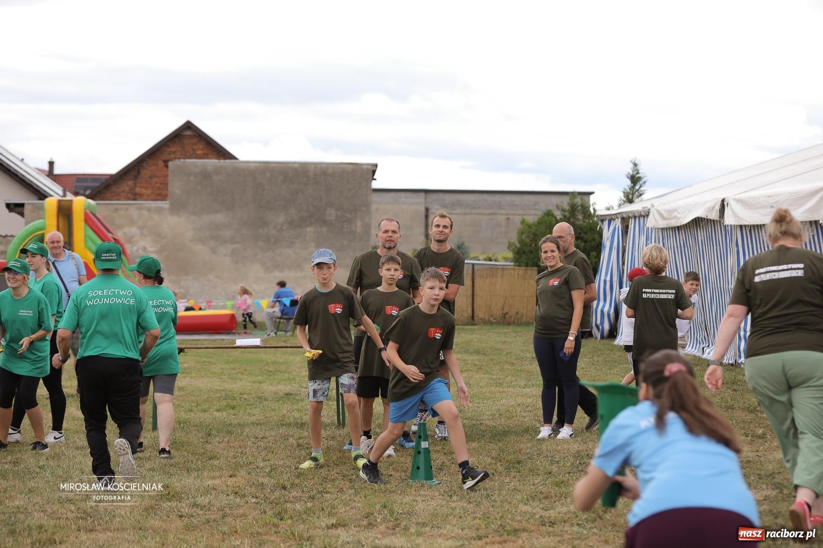 Zdjęcie w galerii na portalu naszraciborz.pl: Turniej sołectw w Krzanowicach: sportowa rywalizacja i integracja ponad granicami wiadomości z regionu