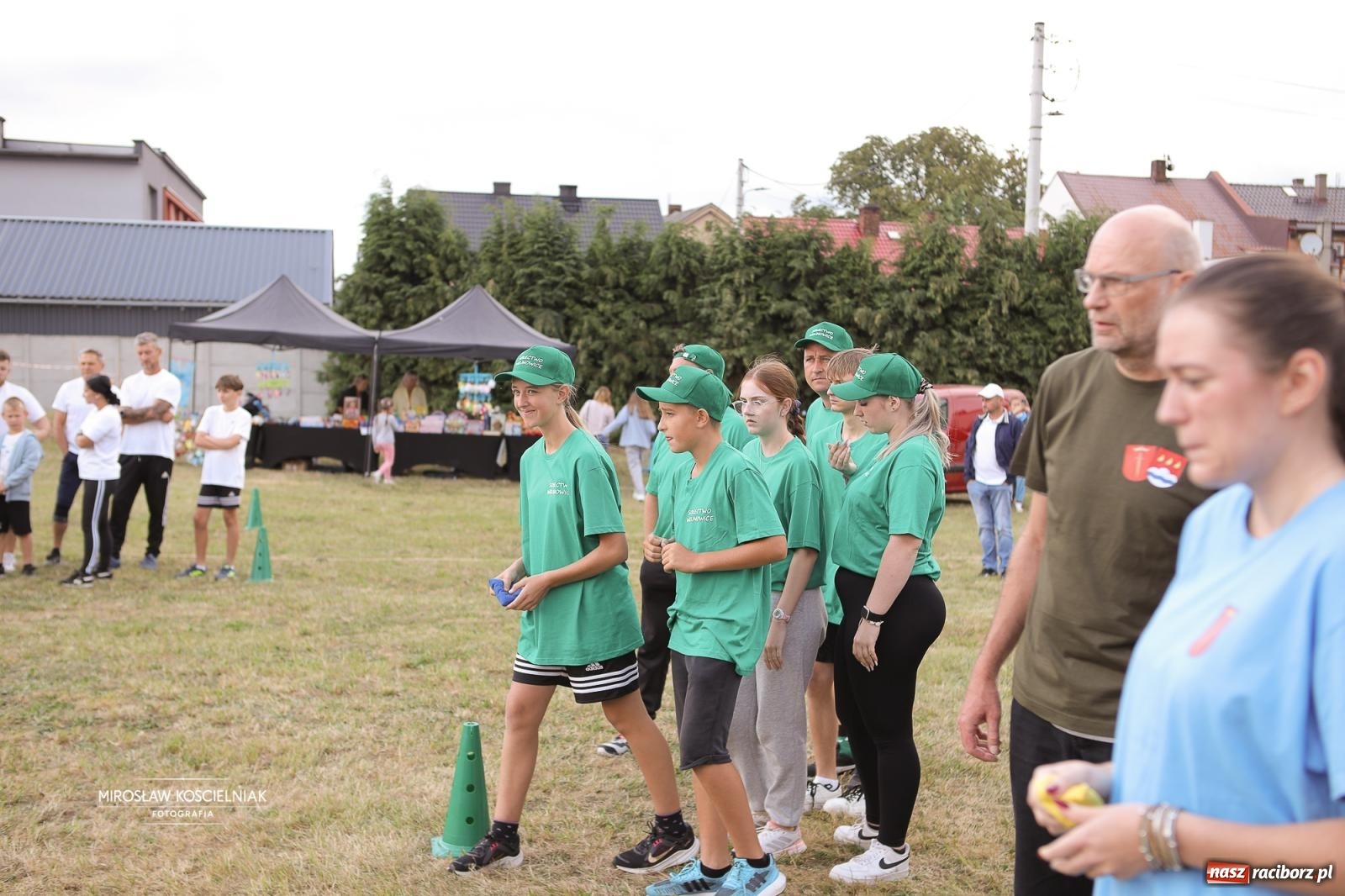 Zdjęcie w galerii na portalu naszraciborz.pl: Turniej sołectw w Krzanowicach: sportowa rywalizacja i integracja ponad granicami wiadomości z regionu