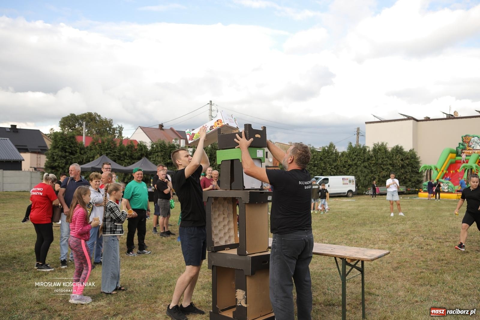 Zdjęcie w galerii na portalu naszraciborz.pl: Turniej sołectw w Krzanowicach: sportowa rywalizacja i integracja ponad granicami wiadomości z regionu