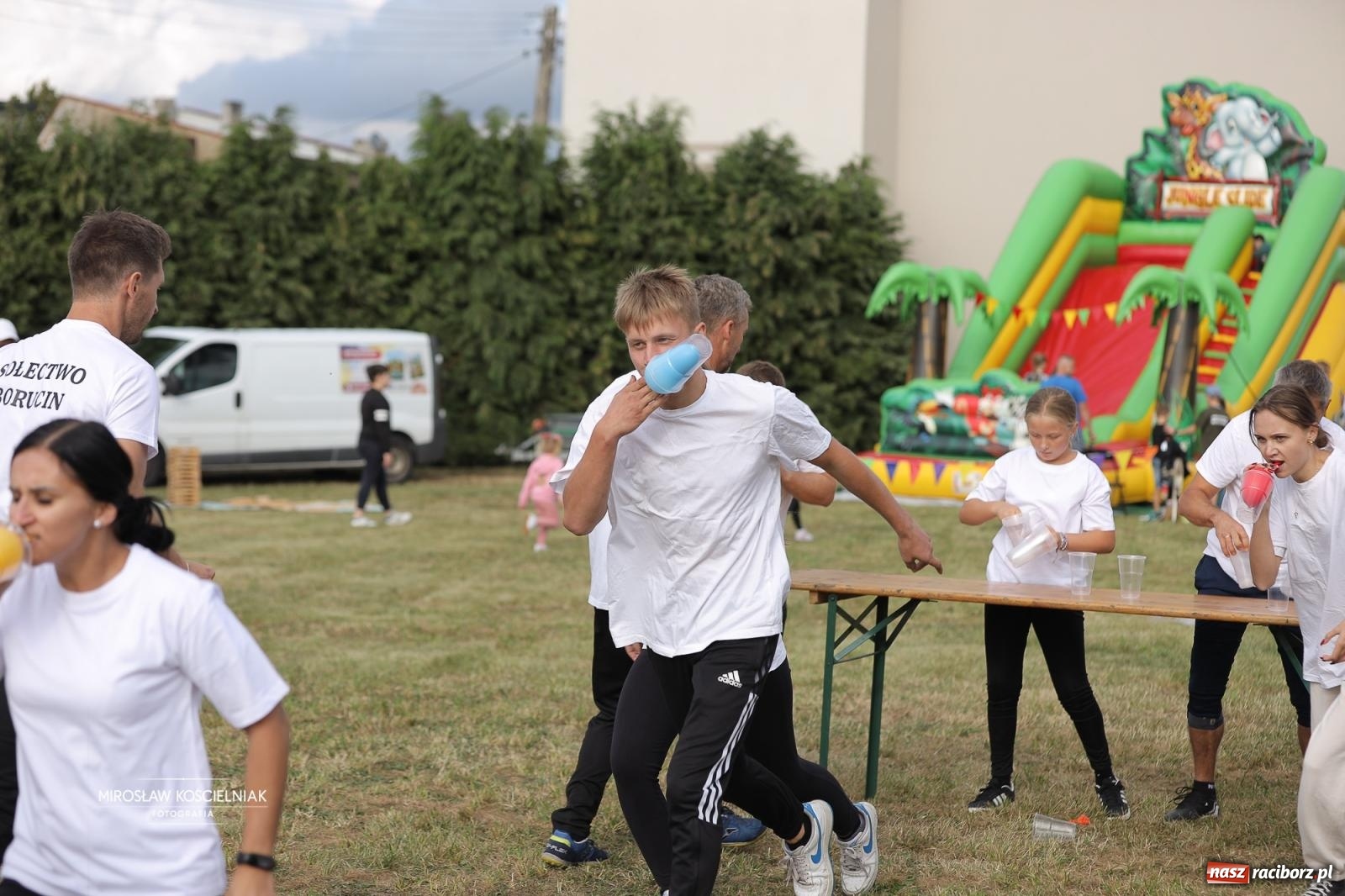 Zdjęcie w galerii na portalu naszraciborz.pl: Turniej sołectw w Krzanowicach: sportowa rywalizacja i integracja ponad granicami wiadomości z regionu