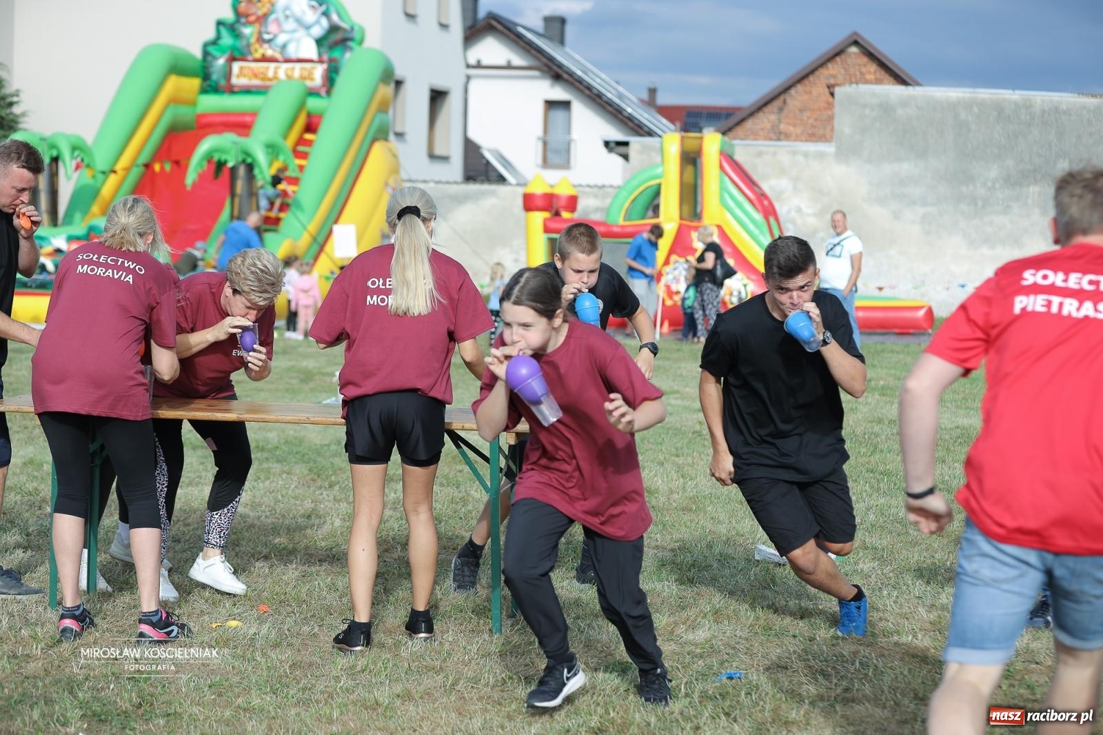 Zdjęcie w galerii na portalu naszraciborz.pl: Turniej sołectw w Krzanowicach: sportowa rywalizacja i integracja ponad granicami wiadomości z regionu