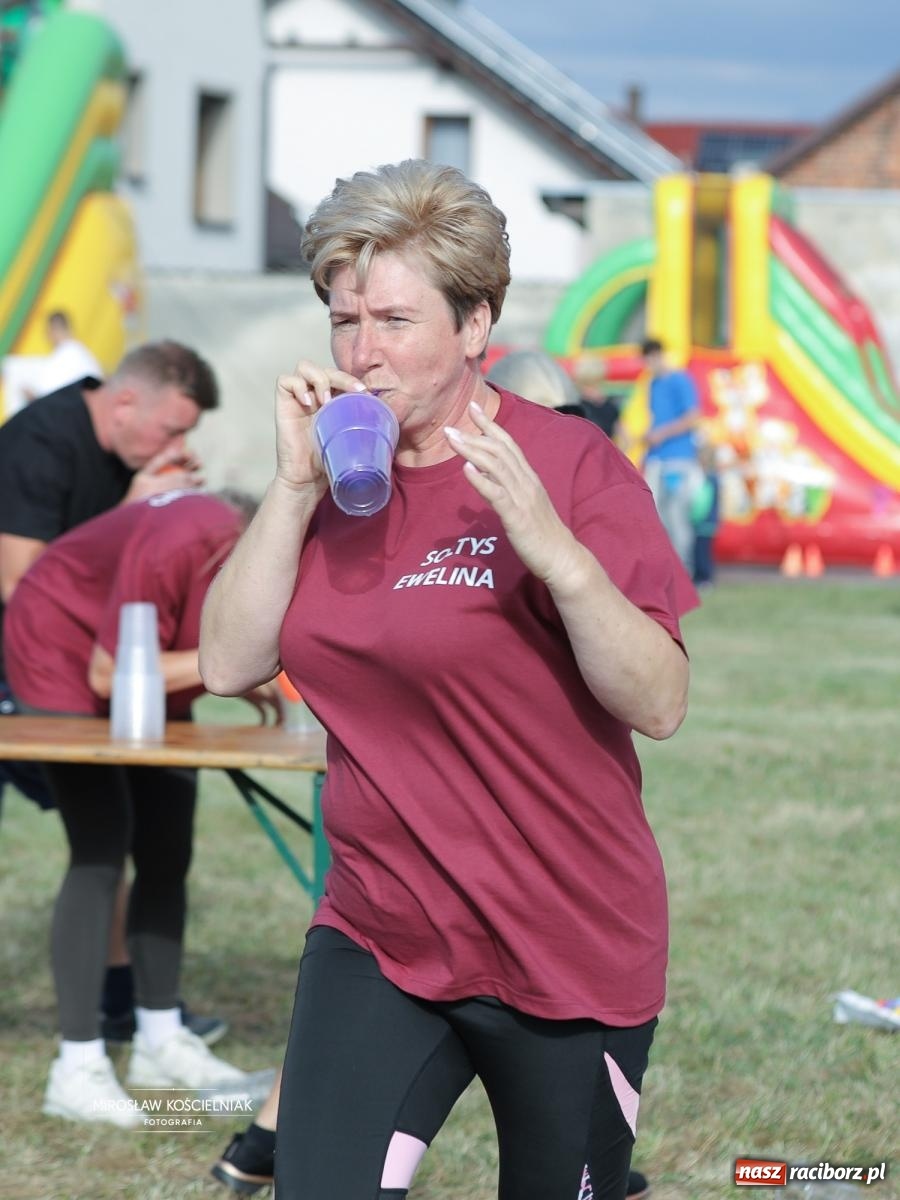 Zdjęcie w galerii na portalu naszraciborz.pl: Turniej sołectw w Krzanowicach: sportowa rywalizacja i integracja ponad granicami wiadomości z regionu