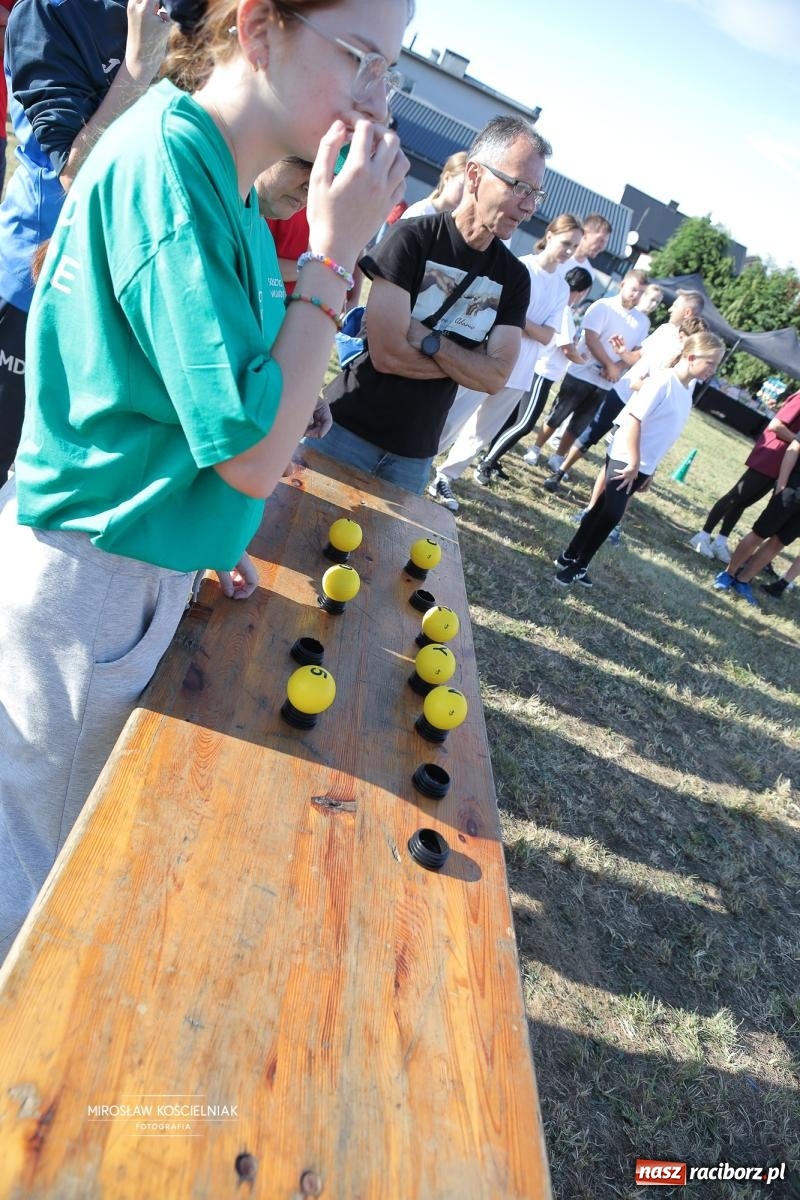 Zdjęcie w galerii na portalu naszraciborz.pl: Turniej sołectw w Krzanowicach: sportowa rywalizacja i integracja ponad granicami wiadomości z regionu