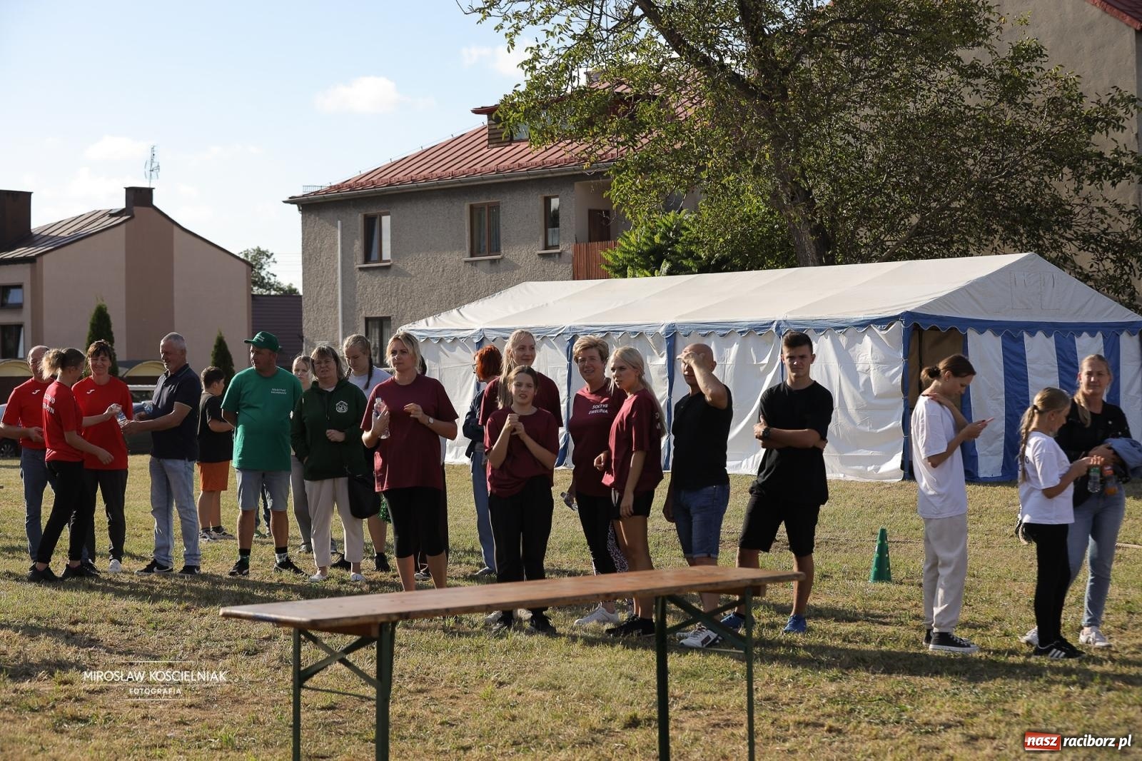 Zdjęcie w galerii na portalu naszraciborz.pl: Turniej sołectw w Krzanowicach: sportowa rywalizacja i integracja ponad granicami wiadomości z regionu