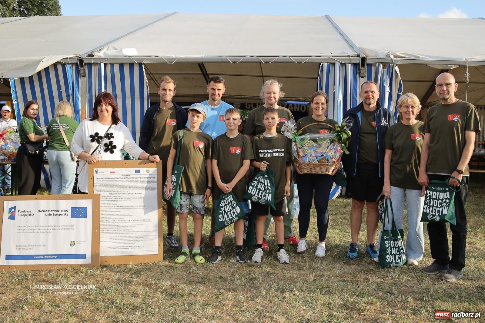 Zdjęcie w galerii na portalu naszraciborz.pl: Turniej sołectw w Krzanowicach: sportowa rywalizacja i integracja ponad granicami wiadomości z regionu