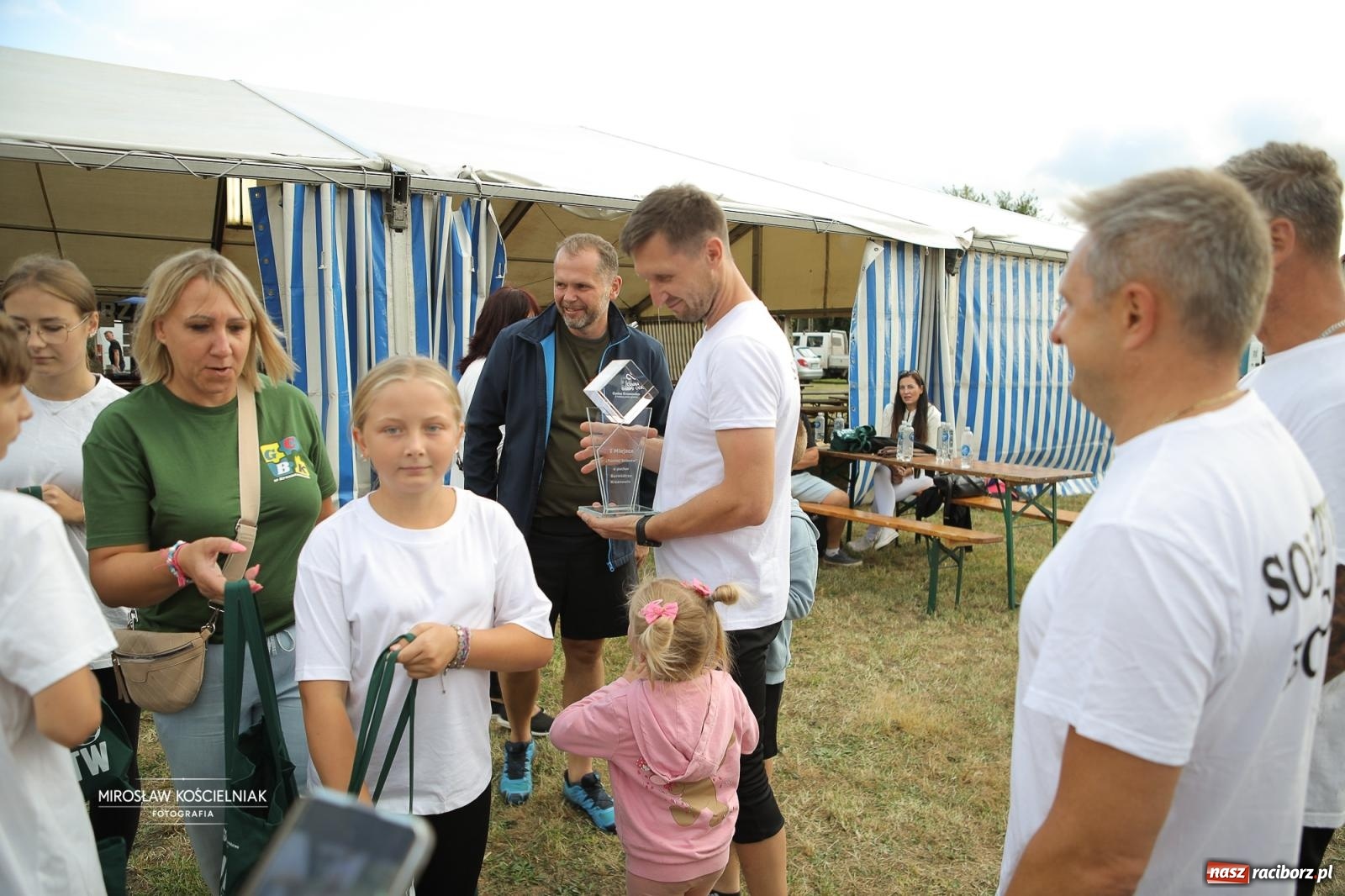 Zdjęcie w galerii na portalu naszraciborz.pl: Turniej sołectw w Krzanowicach: sportowa rywalizacja i integracja ponad granicami wiadomości z regionu