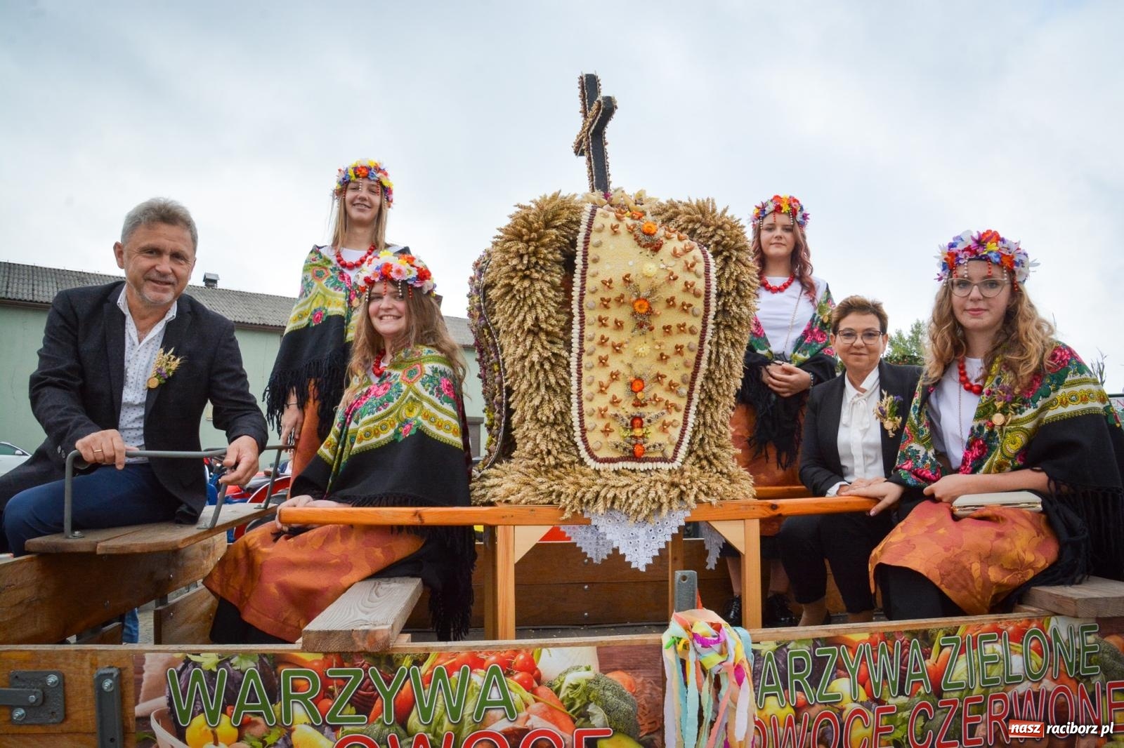 Zdjęcie w galerii na portalu naszraciborz.pl: Dożynki gminne w Pawłowie – najdłużej trwający korowód w powiecie [FOTO i WIDEO] wiadomości z regionu