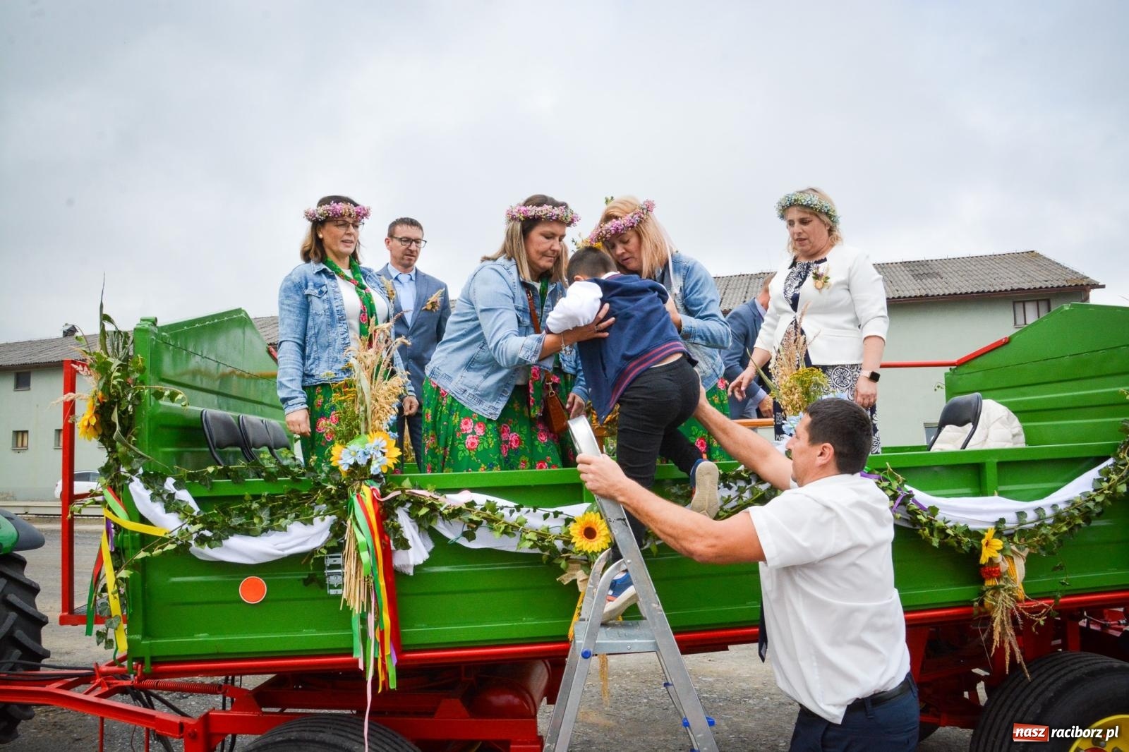 Zdjęcie w galerii na portalu naszraciborz.pl: Dożynki gminne w Pawłowie – najdłużej trwający korowód w powiecie [FOTO i WIDEO] wiadomości z regionu