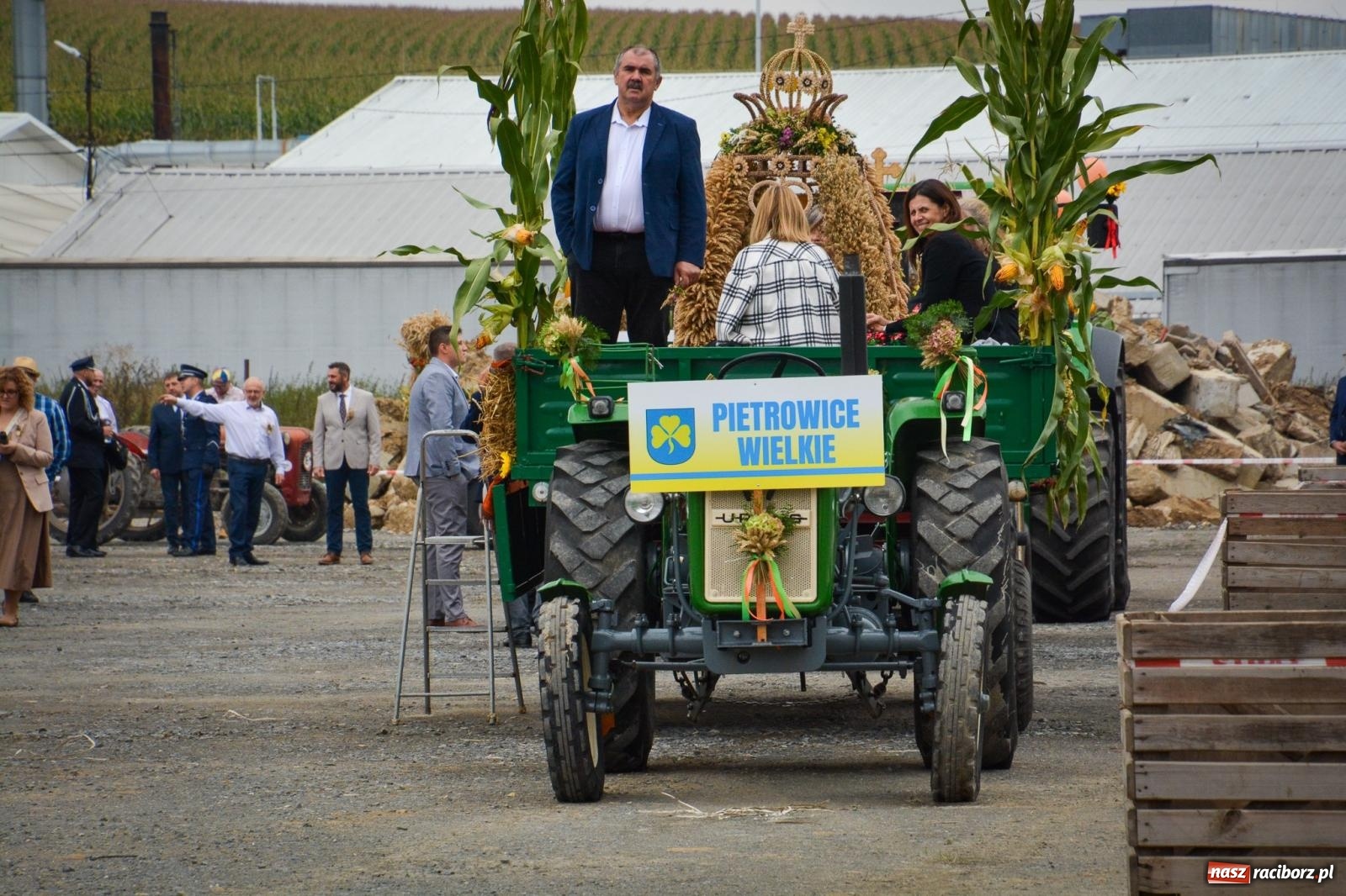 Zdjęcie w galerii na portalu naszraciborz.pl: Dożynki gminne w Pawłowie – najdłużej trwający korowód w powiecie [FOTO i WIDEO] wiadomości z regionu