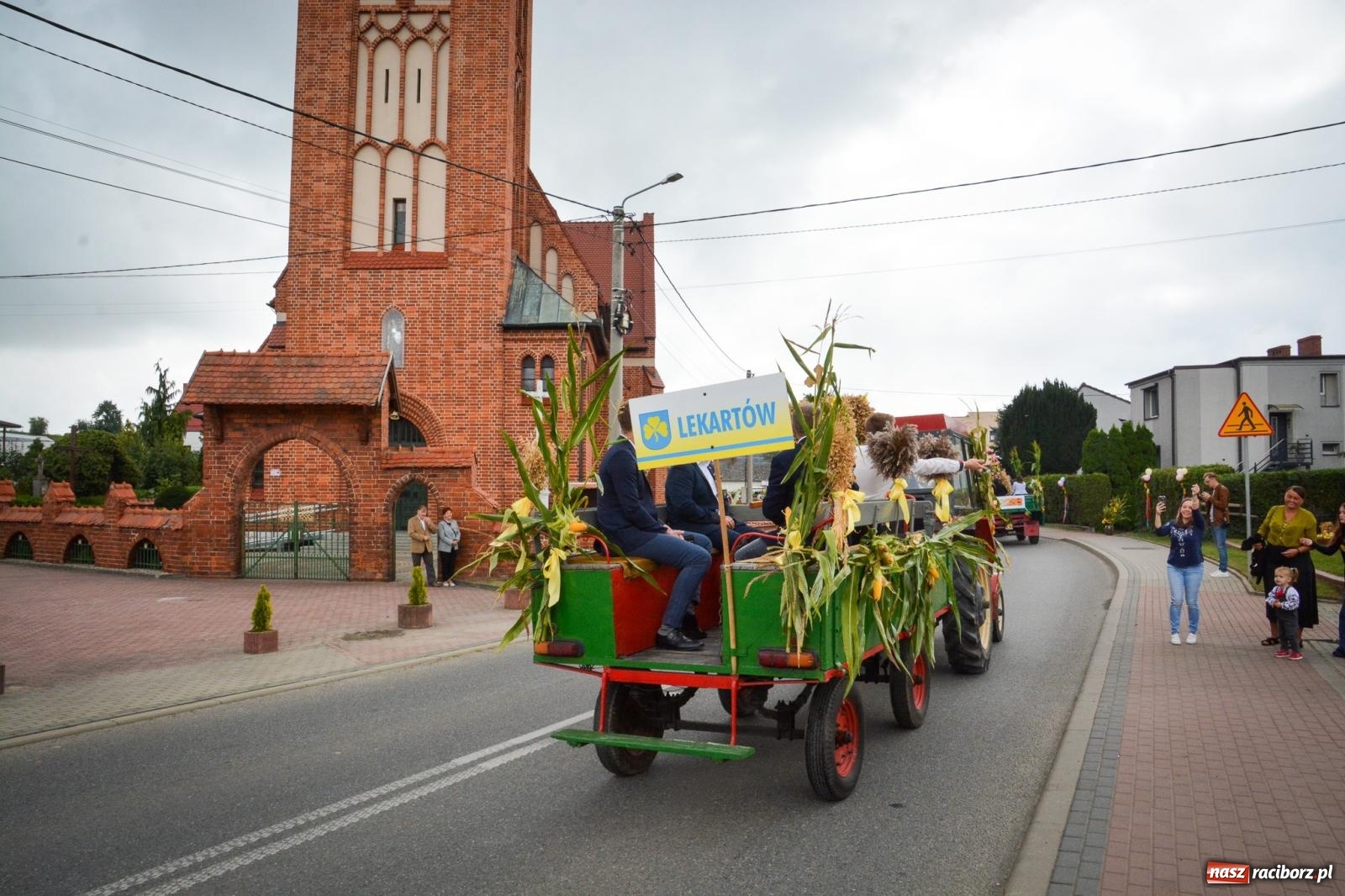 Zdjęcie w galerii na portalu naszraciborz.pl: Dożynki gminne w Pawłowie – najdłużej trwający korowód w powiecie [FOTO i WIDEO] wiadomości z regionu