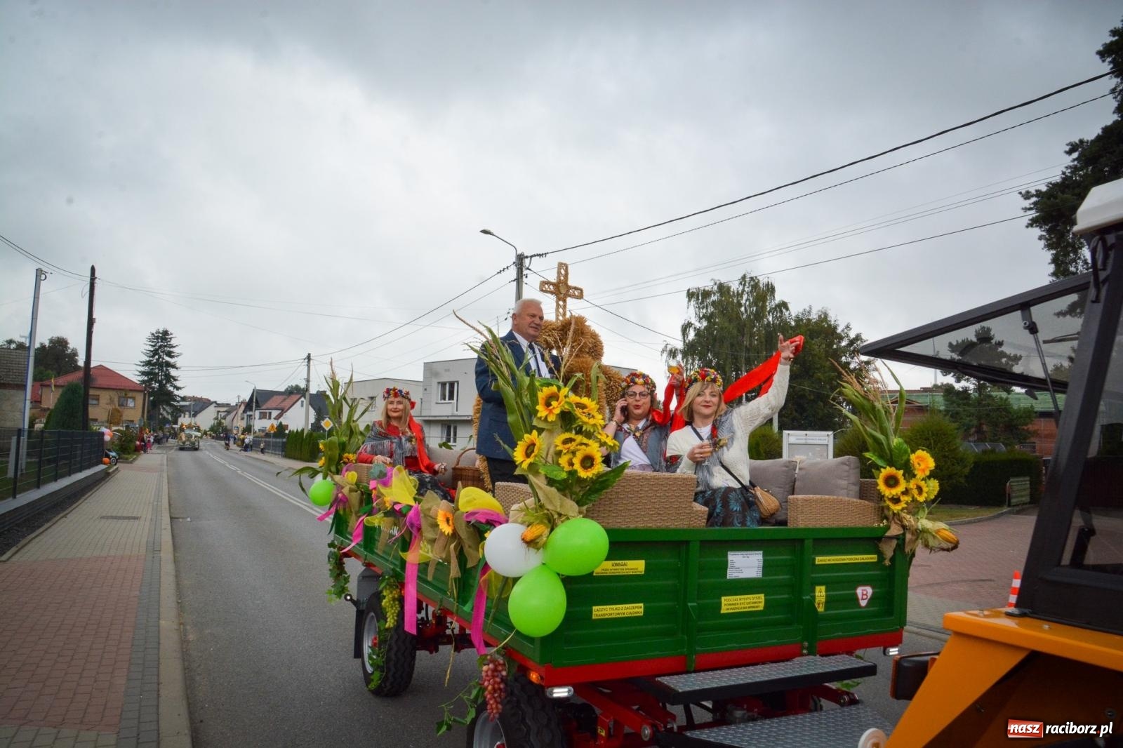 Zdjęcie w galerii na portalu naszraciborz.pl: Dożynki gminne w Pawłowie – najdłużej trwający korowód w powiecie [FOTO i WIDEO] wiadomości z regionu