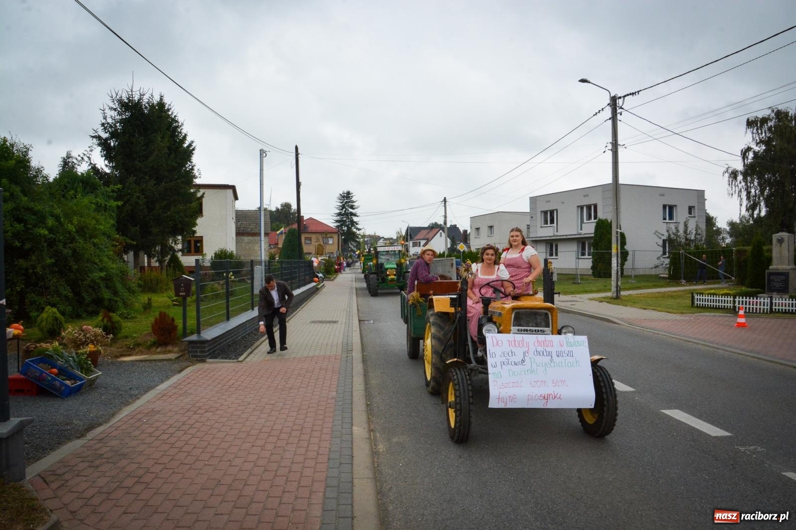 Zdjęcie w galerii na portalu naszraciborz.pl: Dożynki gminne w Pawłowie – najdłużej trwający korowód w powiecie [FOTO i WIDEO] wiadomości z regionu
