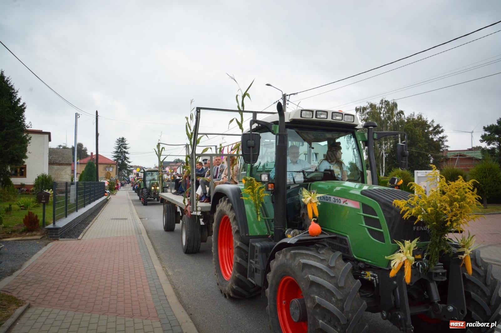 Zdjęcie w galerii na portalu naszraciborz.pl: Dożynki gminne w Pawłowie – najdłużej trwający korowód w powiecie [FOTO i WIDEO] wiadomości z regionu
