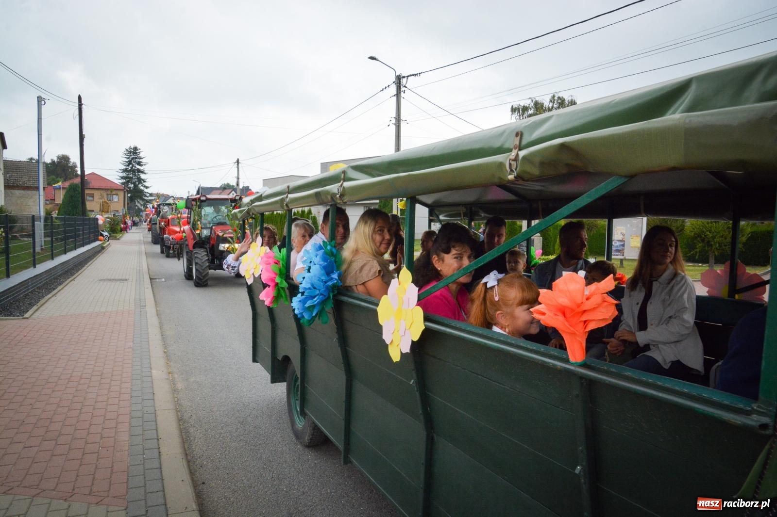 Zdjęcie w galerii na portalu naszraciborz.pl: Dożynki gminne w Pawłowie – najdłużej trwający korowód w powiecie [FOTO i WIDEO] wiadomości z regionu