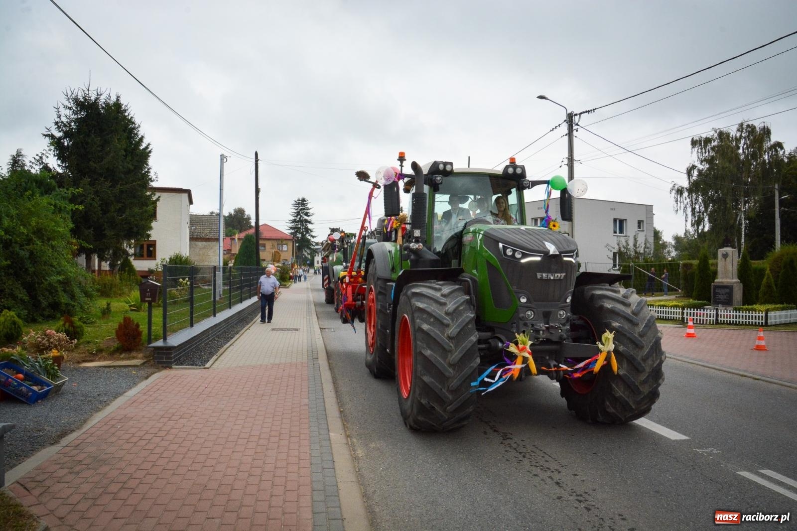 Zdjęcie w galerii na portalu naszraciborz.pl: Dożynki gminne w Pawłowie – najdłużej trwający korowód w powiecie [FOTO i WIDEO] wiadomości z regionu