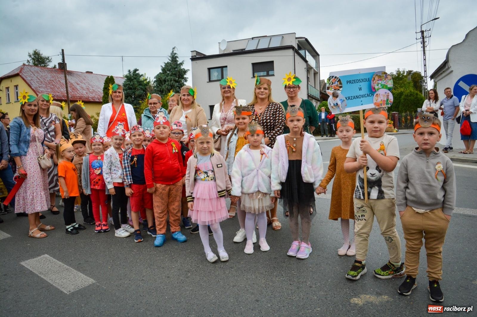 Zdjęcie w galerii na portalu naszraciborz.pl: Dożynki w Krzanowicach – kolorowy i radosny korowód [FOTO i WIDEO] wiadomości z regionu