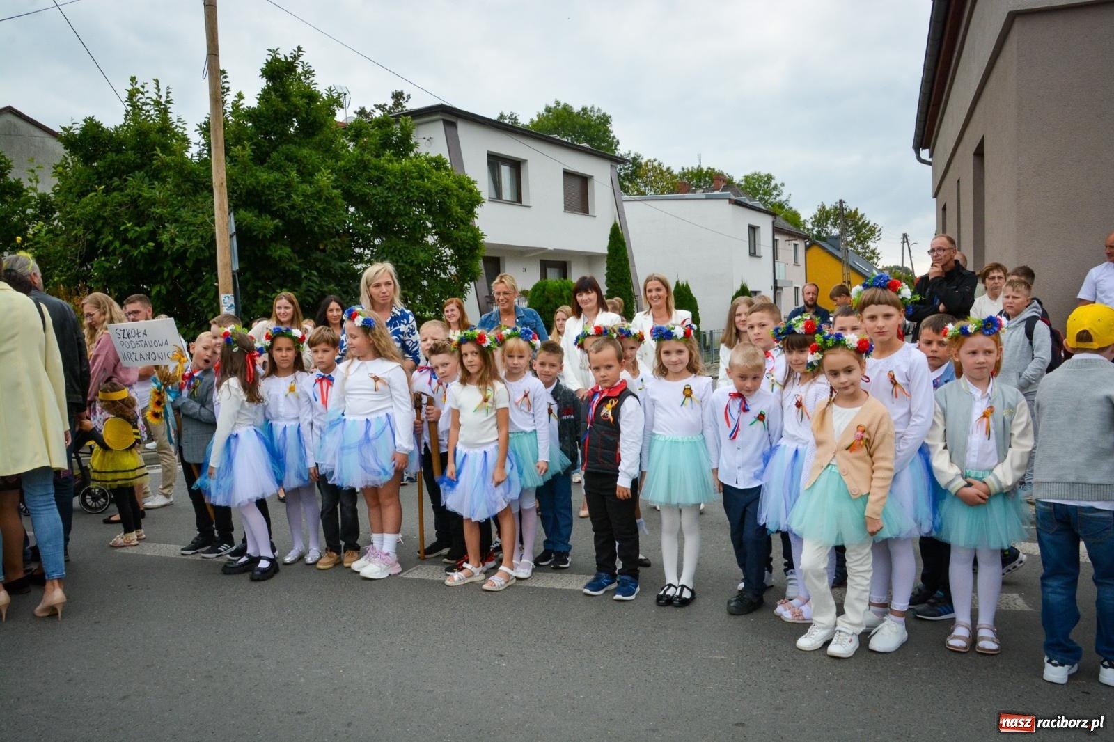 Zdjęcie w galerii na portalu naszraciborz.pl: Dożynki w Krzanowicach – kolorowy i radosny korowód [FOTO i WIDEO] wiadomości z regionu