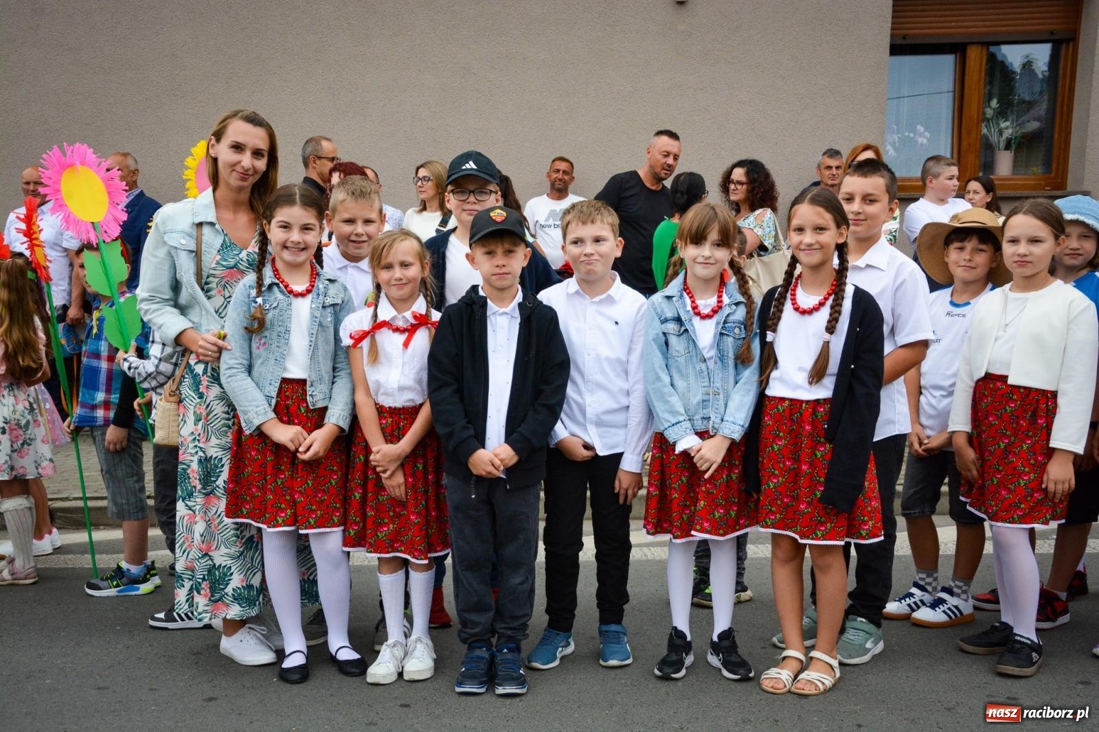 Zdjęcie w galerii na portalu naszraciborz.pl: Dożynki w Krzanowicach – kolorowy i radosny korowód [FOTO i WIDEO] wiadomości z regionu