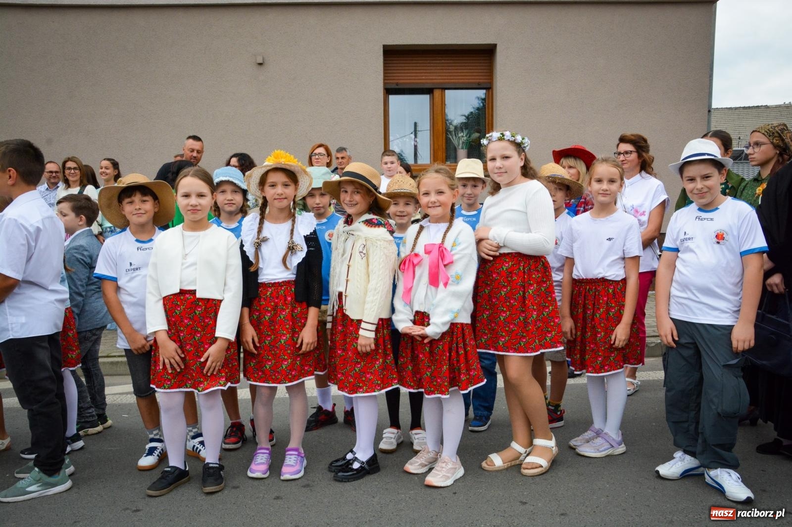 Zdjęcie w galerii na portalu naszraciborz.pl: Dożynki w Krzanowicach – kolorowy i radosny korowód [FOTO i WIDEO] wiadomości z regionu