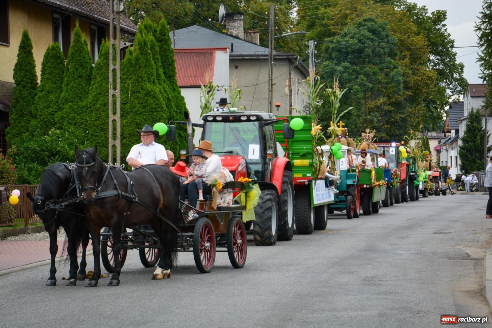 Zdjęcie w galerii na portalu naszraciborz.pl: Dożynki w Krzanowicach – kolorowy i radosny korowód [FOTO i WIDEO] wiadomości z regionu