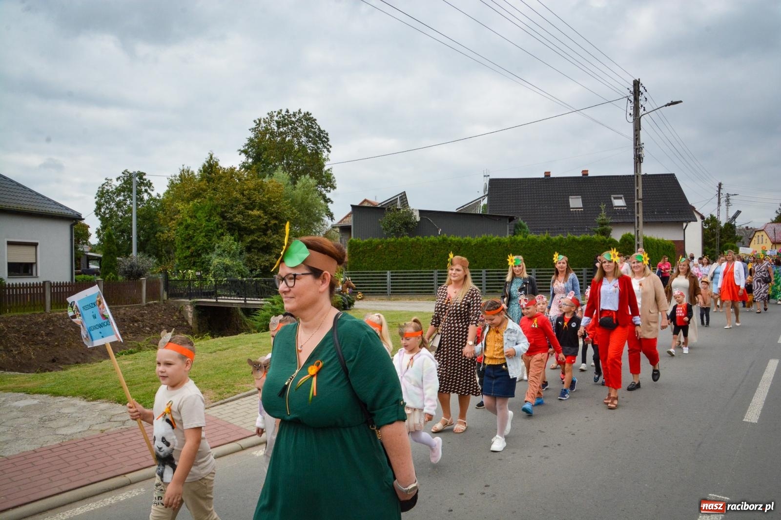 Zdjęcie w galerii na portalu naszraciborz.pl: Dożynki w Krzanowicach – kolorowy i radosny korowód [FOTO i WIDEO] wiadomości z regionu