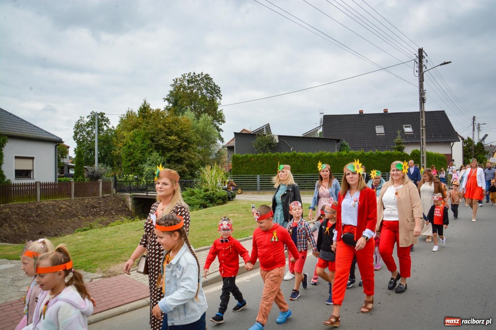 Zdjęcie w galerii na portalu naszraciborz.pl: Dożynki w Krzanowicach – kolorowy i radosny korowód [FOTO i WIDEO] wiadomości z regionu