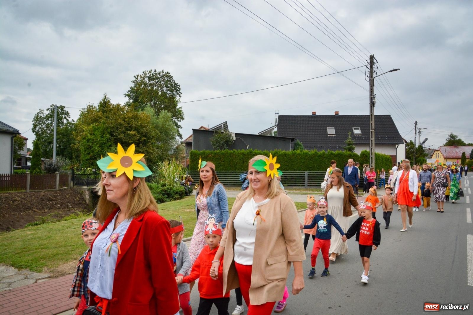 Zdjęcie w galerii na portalu naszraciborz.pl: Dożynki w Krzanowicach – kolorowy i radosny korowód [FOTO i WIDEO] wiadomości z regionu