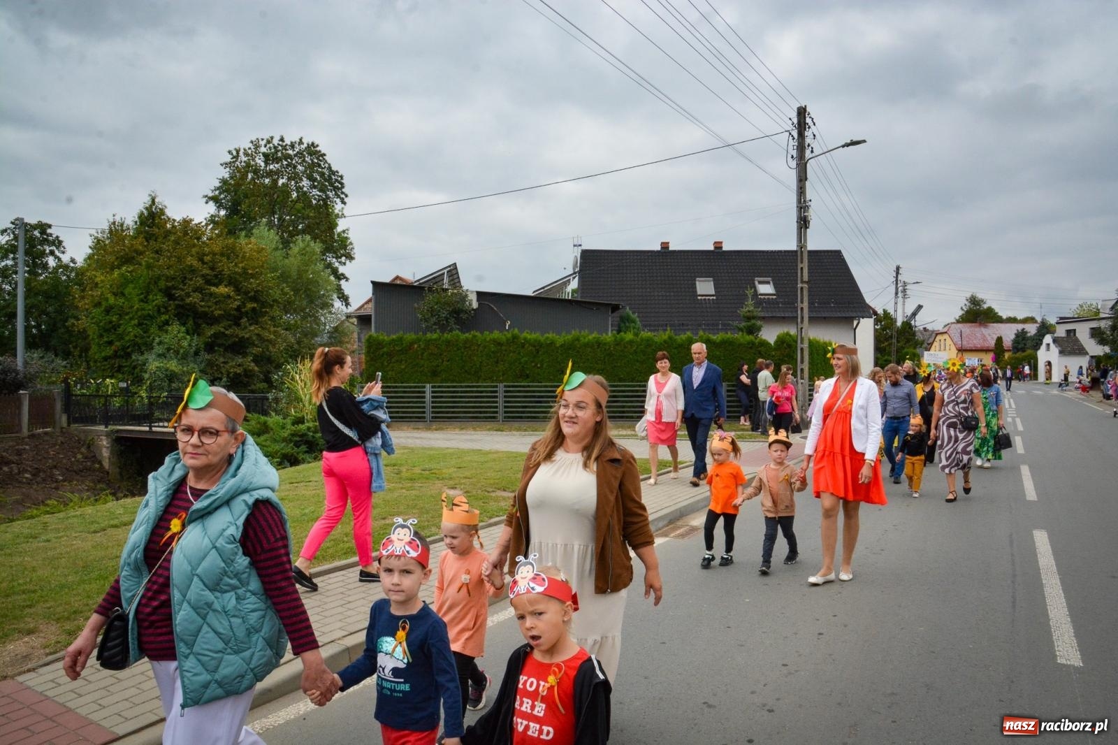 Zdjęcie w galerii na portalu naszraciborz.pl: Dożynki w Krzanowicach – kolorowy i radosny korowód [FOTO i WIDEO] wiadomości z regionu