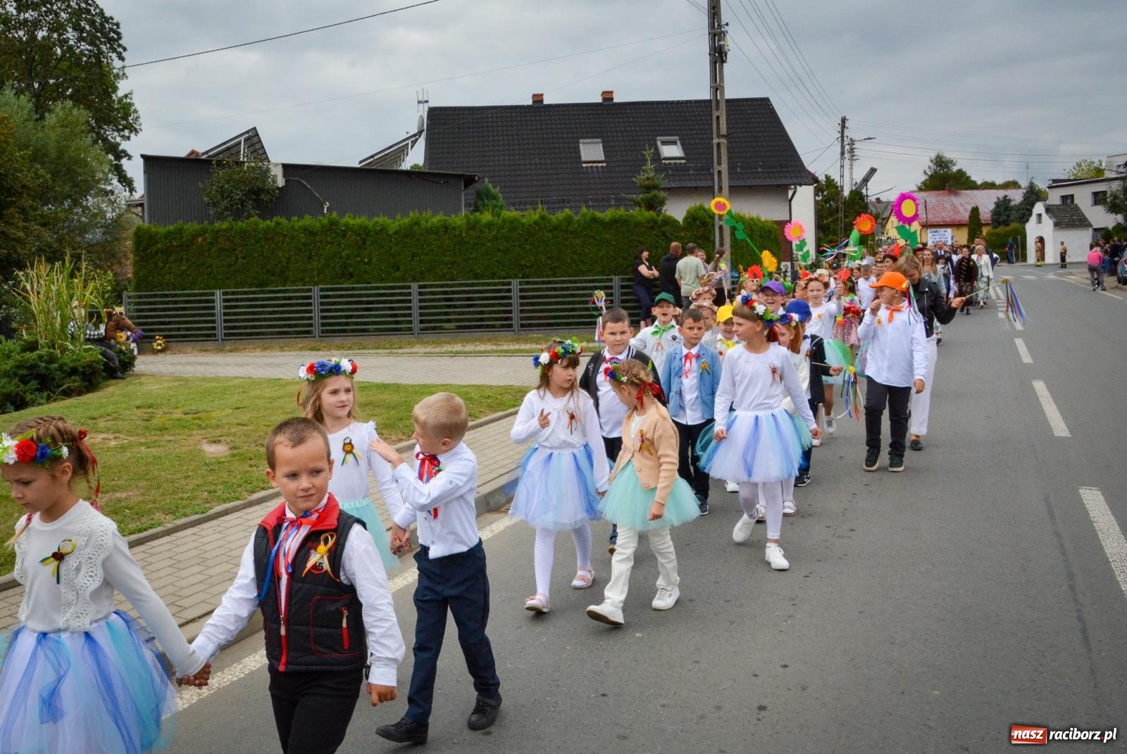 Zdjęcie w galerii na portalu naszraciborz.pl: Dożynki w Krzanowicach – kolorowy i radosny korowód [FOTO i WIDEO] wiadomości z regionu