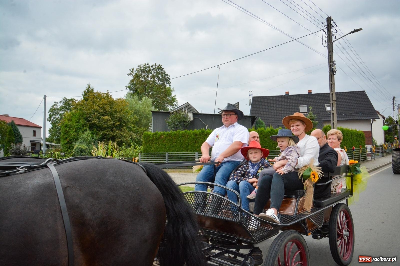 Zdjęcie w galerii na portalu naszraciborz.pl: Dożynki w Krzanowicach – kolorowy i radosny korowód [FOTO i WIDEO] wiadomości z regionu