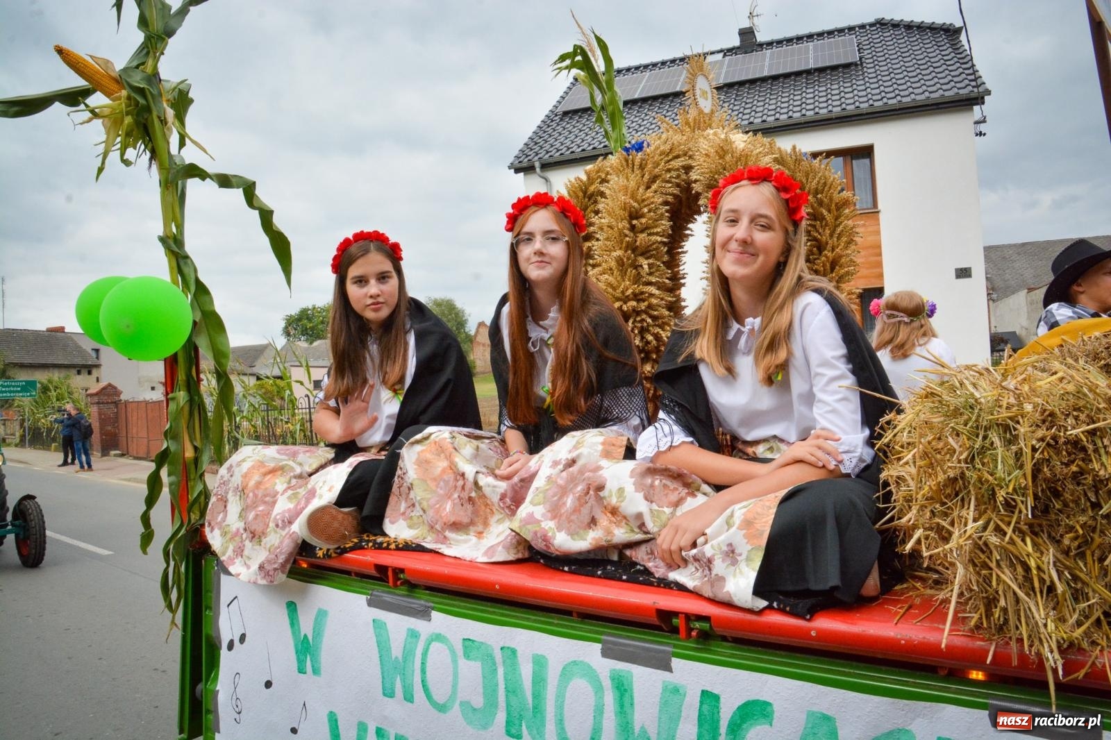 Zdjęcie w galerii na portalu naszraciborz.pl: Dożynki w Krzanowicach – kolorowy i radosny korowód [FOTO i WIDEO] wiadomości z regionu