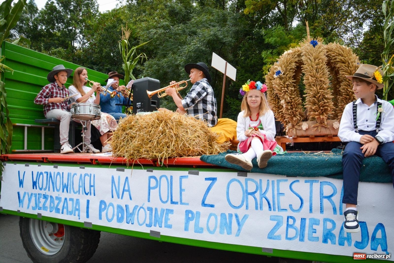 Zdjęcie w galerii na portalu naszraciborz.pl: Dożynki w Krzanowicach – kolorowy i radosny korowód [FOTO i WIDEO] wiadomości z regionu