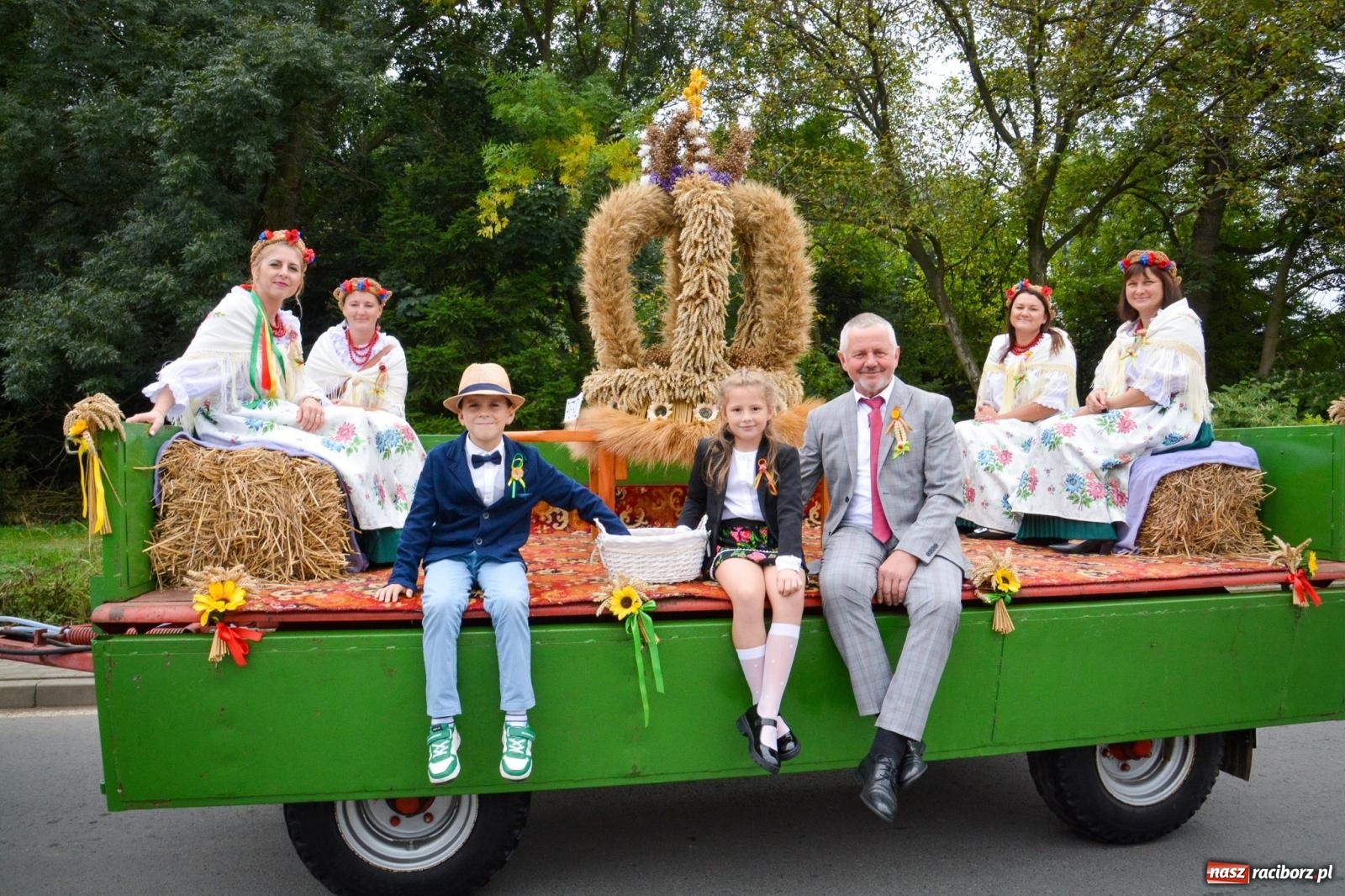 Zdjęcie w galerii na portalu naszraciborz.pl: Dożynki w Krzanowicach – kolorowy i radosny korowód [FOTO i WIDEO] wiadomości z regionu