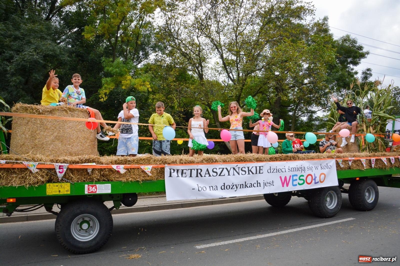 Zdjęcie w galerii na portalu naszraciborz.pl: Dożynki w Krzanowicach – kolorowy i radosny korowód [FOTO i WIDEO] wiadomości z regionu