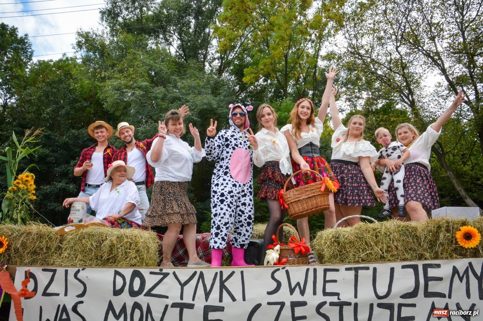 Zdjęcie w galerii na portalu naszraciborz.pl: Dożynki w Krzanowicach – kolorowy i radosny korowód [FOTO i WIDEO] wiadomości z regionu