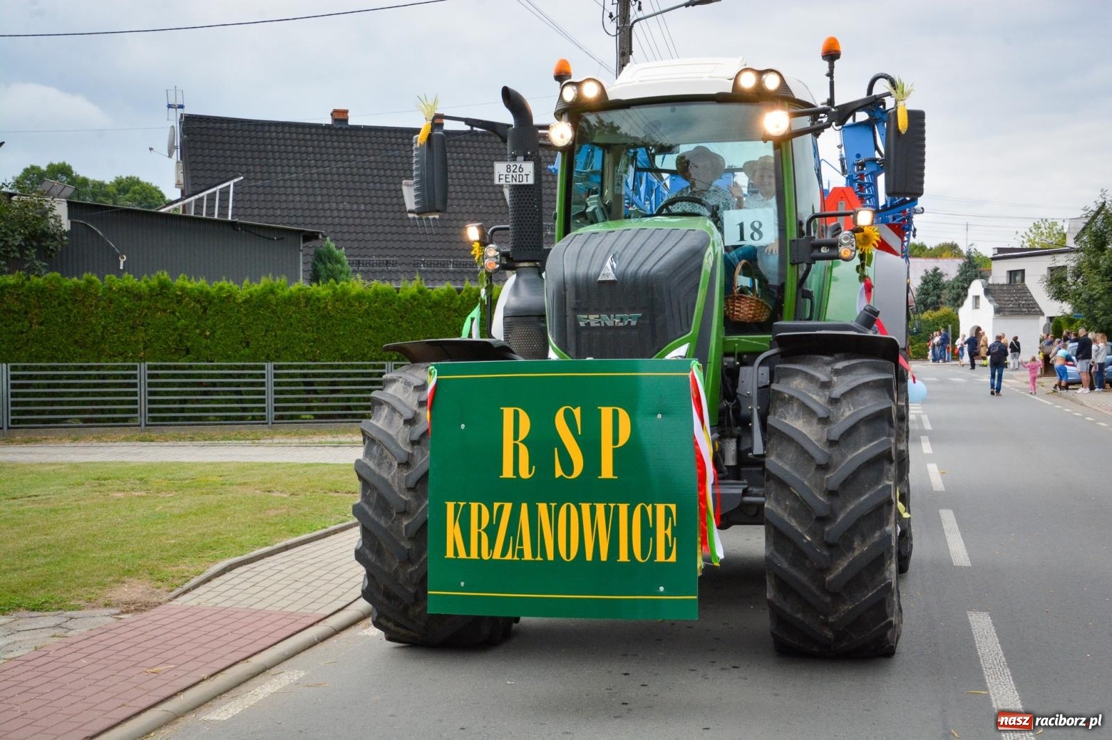 Zdjęcie w galerii na portalu naszraciborz.pl: Dożynki w Krzanowicach – kolorowy i radosny korowód [FOTO i WIDEO] wiadomości z regionu