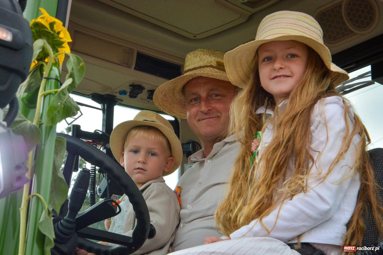 Zdjęcie w galerii na portalu naszraciborz.pl: Dożynki w Krzanowicach – kolorowy i radosny korowód [FOTO i WIDEO] wiadomości z regionu