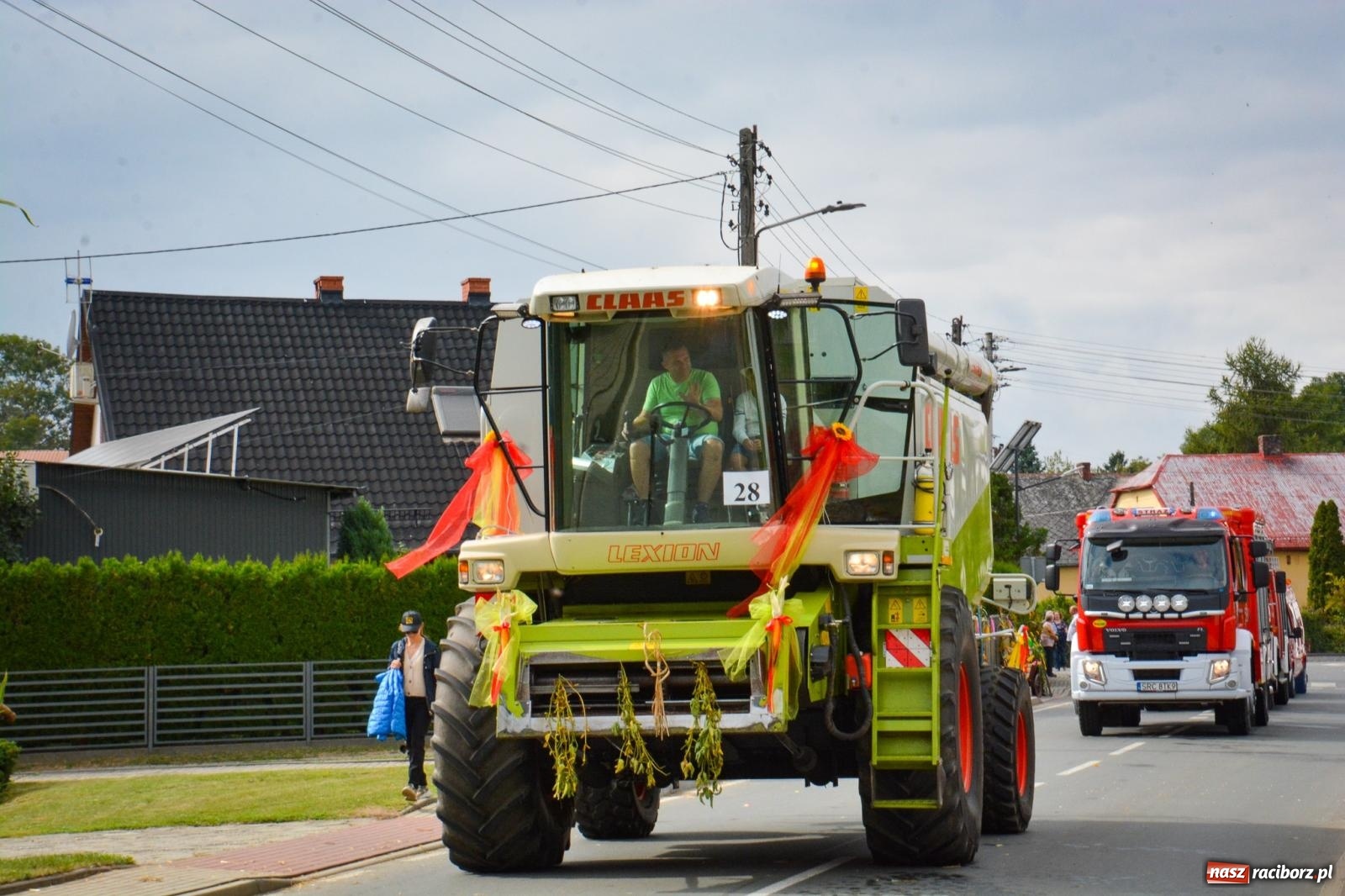 Zdjęcie w galerii na portalu naszraciborz.pl: Dożynki w Krzanowicach – kolorowy i radosny korowód [FOTO i WIDEO] wiadomości z regionu